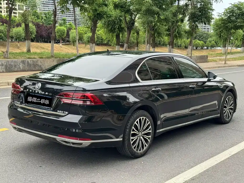 Volkswagen Phideon 2018 — фото 9