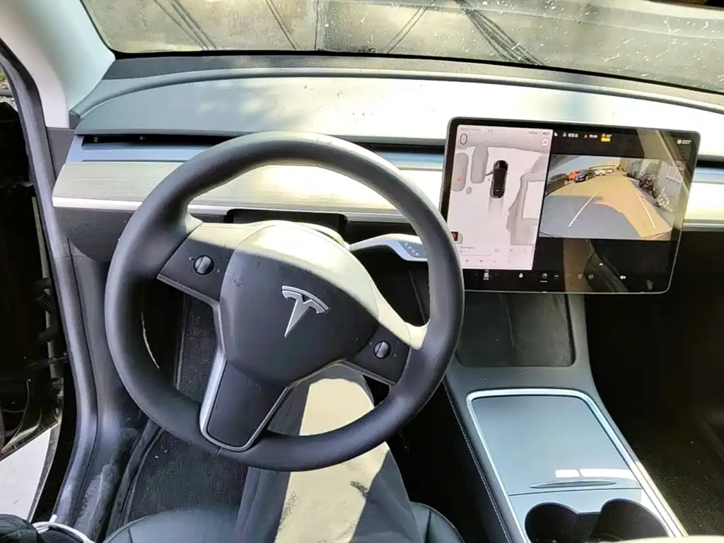 Tesla Model Y 2023 — фото 11