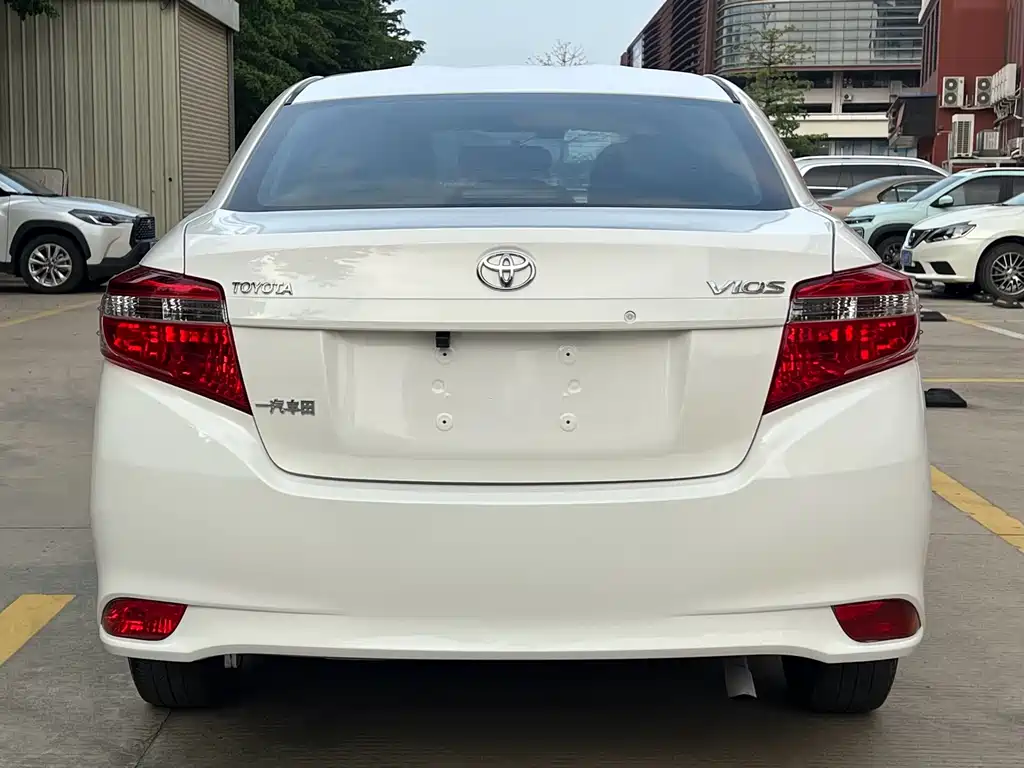 Toyota Vios 2014 — фото 4
