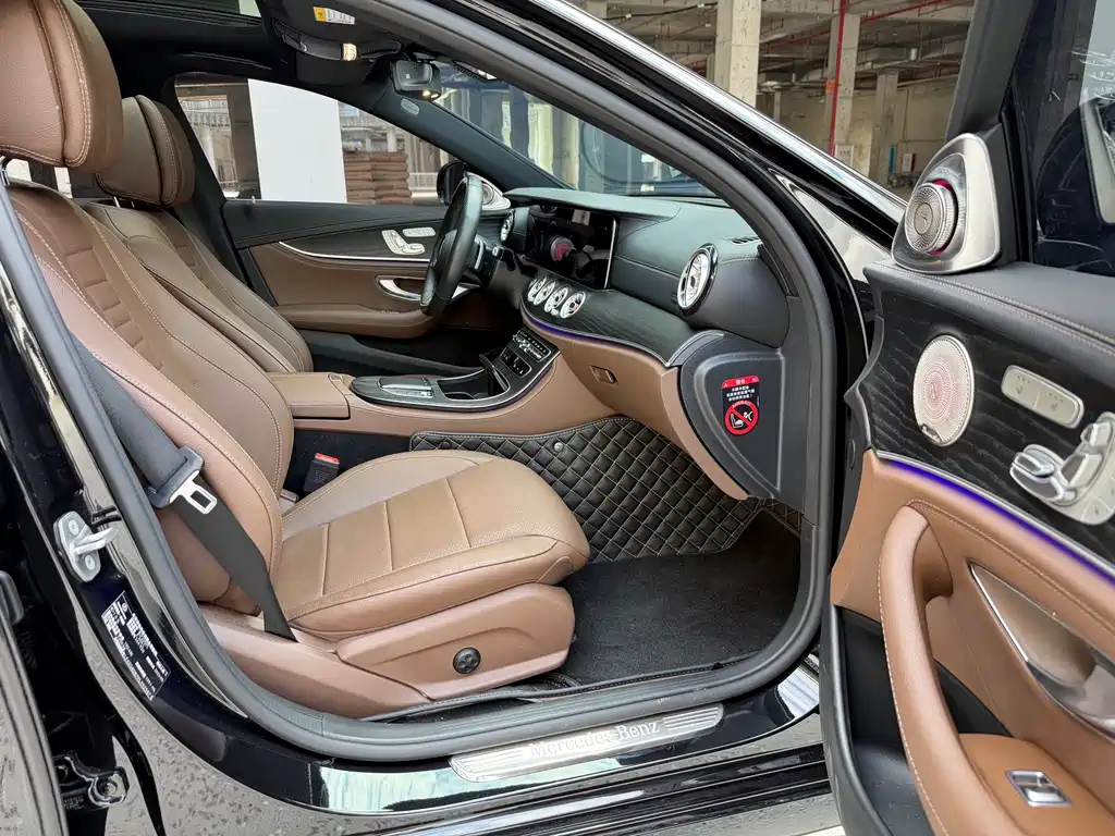 Mercedes-Benz E-Class 2023 — фото 10