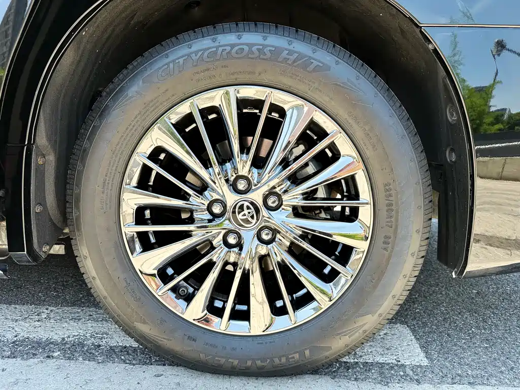 Toyota Alphard 2022 — фото 9