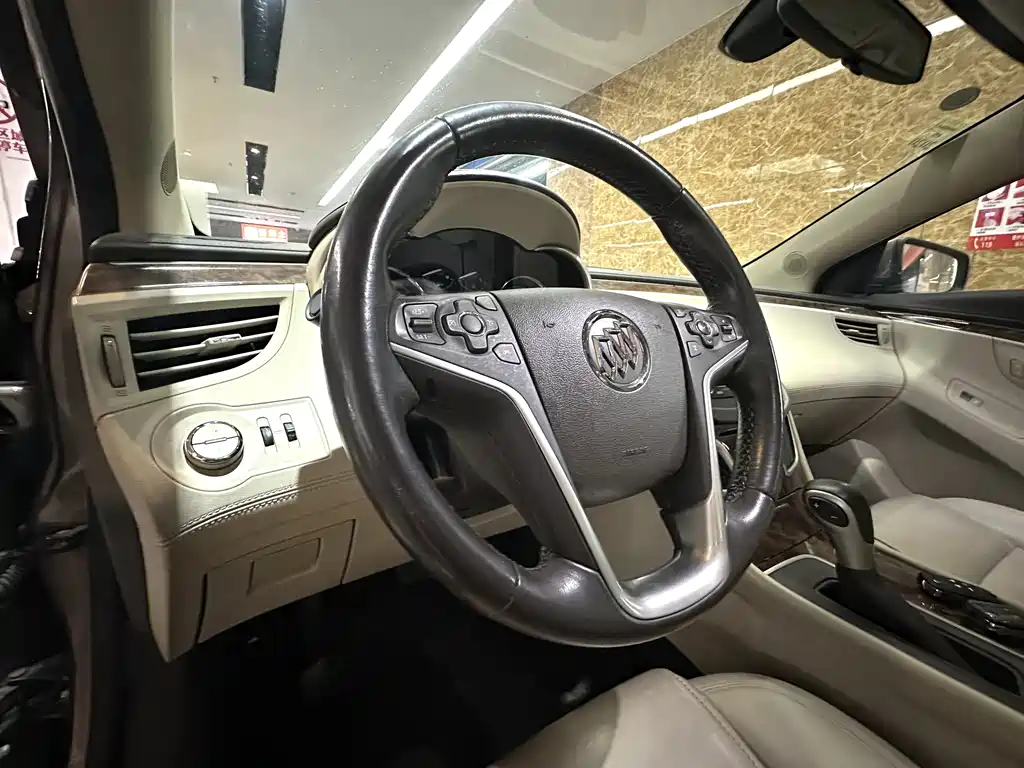 Buick LaCrosse 2016 — фото 18