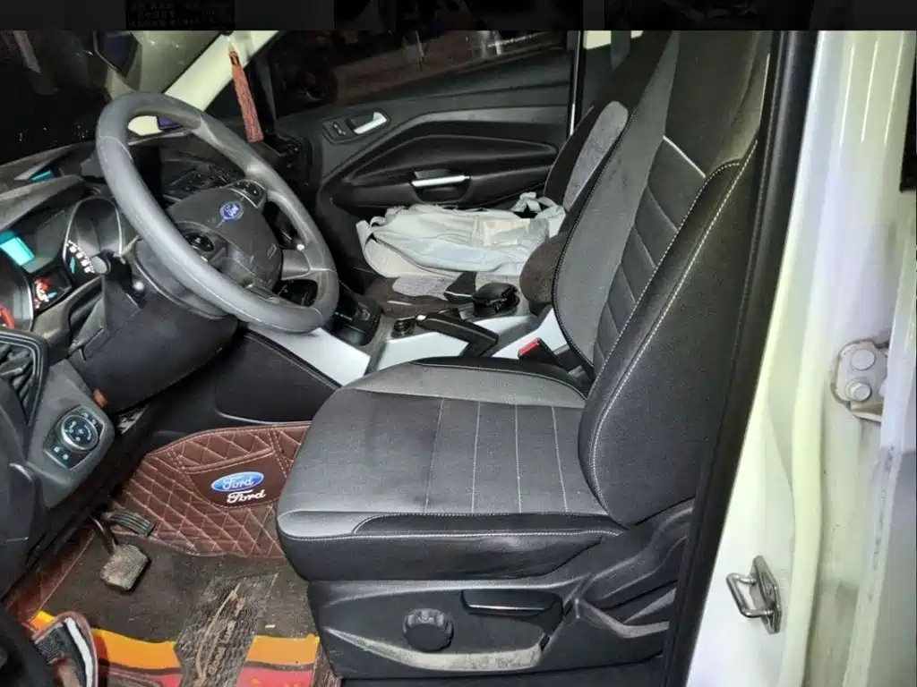 Ford Kuga 2016 — фото 15