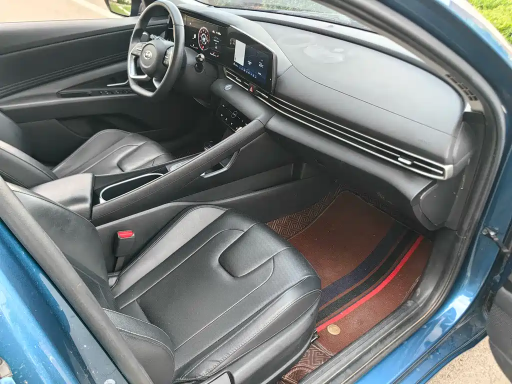 Hyundai Elantra 2022 — фото 10