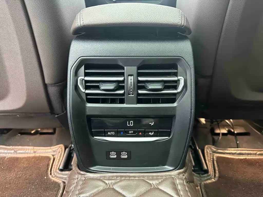 BMW 3 Series 2023 — фото 13