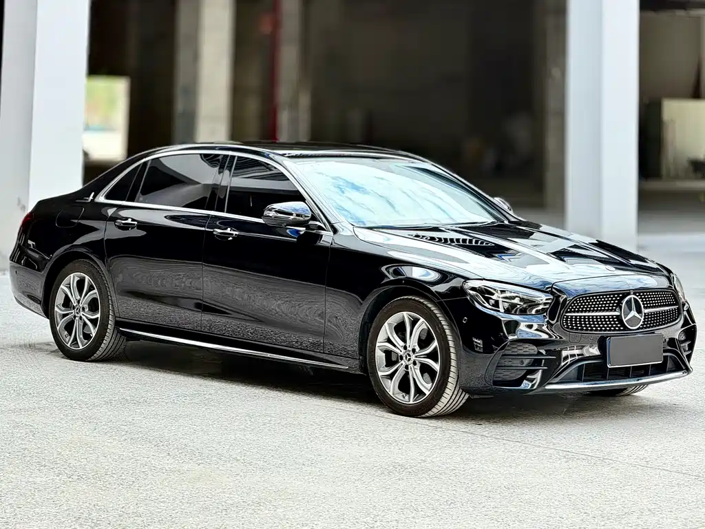Mercedes-Benz E-Class 2023 — фото 3