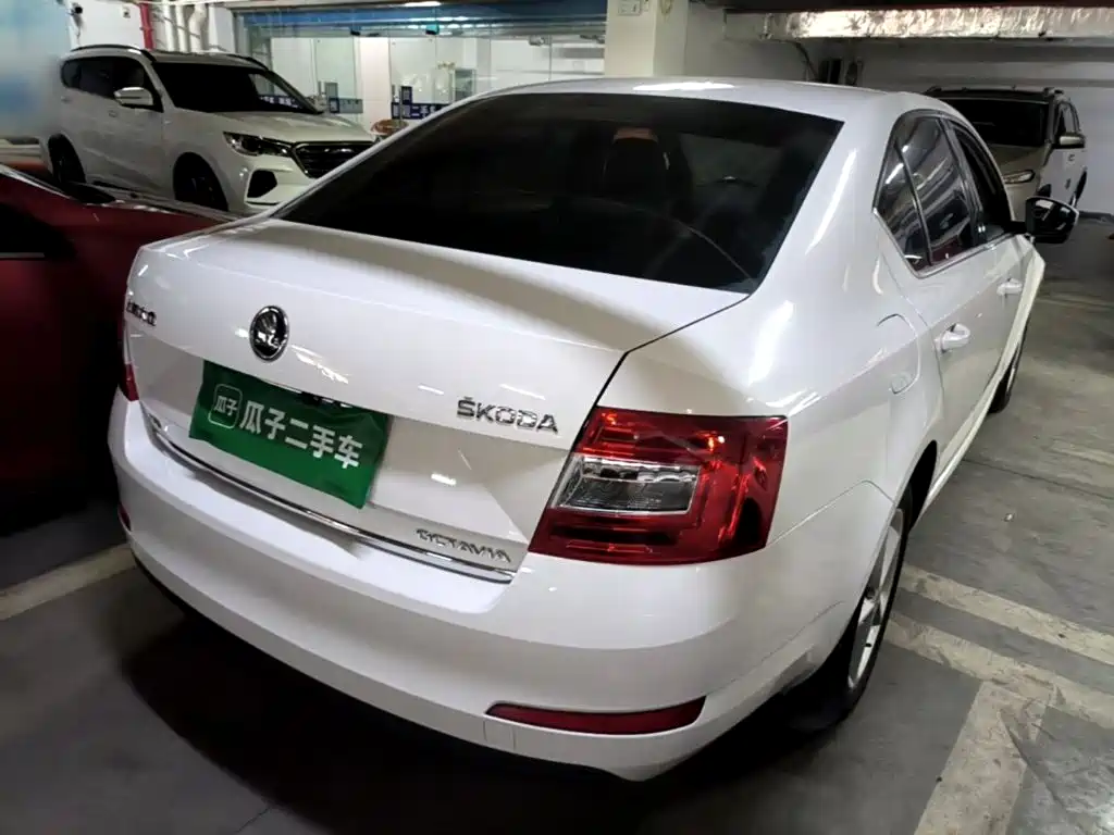 Skoda Octavia 2015 — фото 7