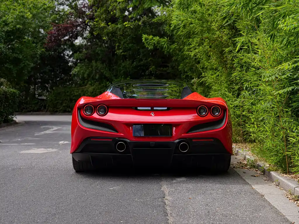 Ferrari F8 2022 — фото 8