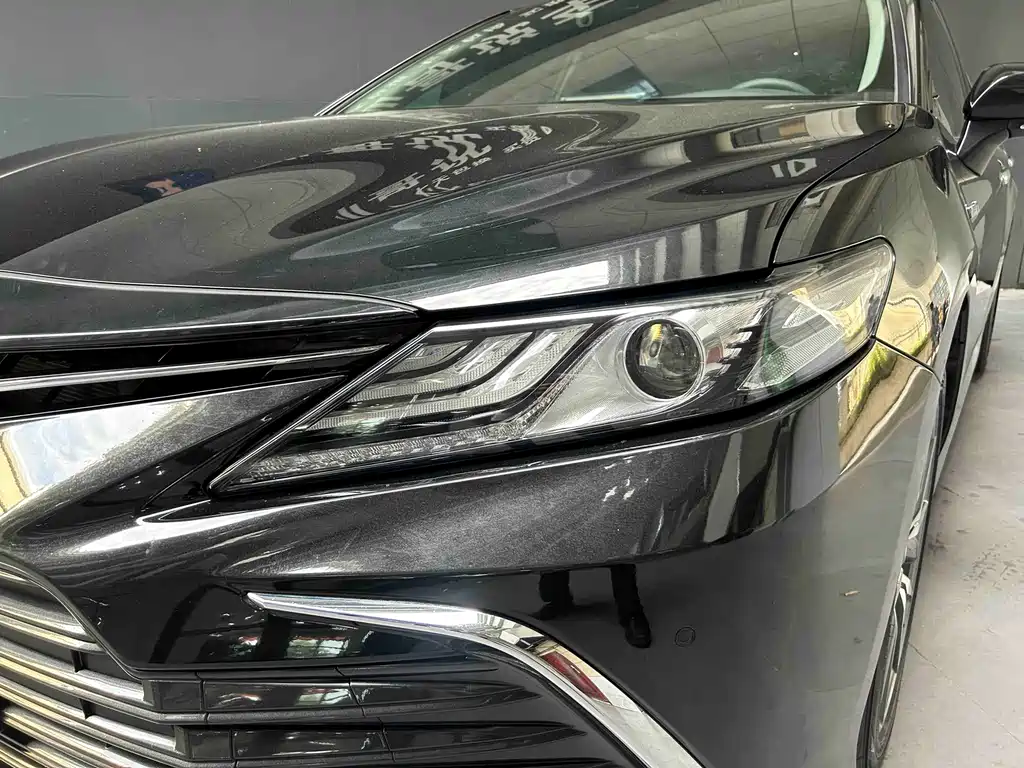 Toyota Camry 2022 — фото 2