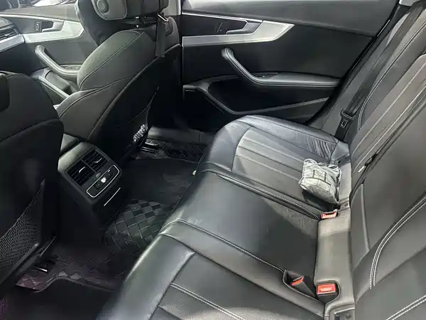 Audi A4L 2023