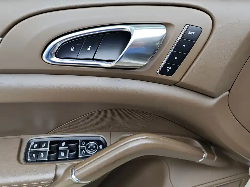Porsche Cayenne 2013 — фото 13