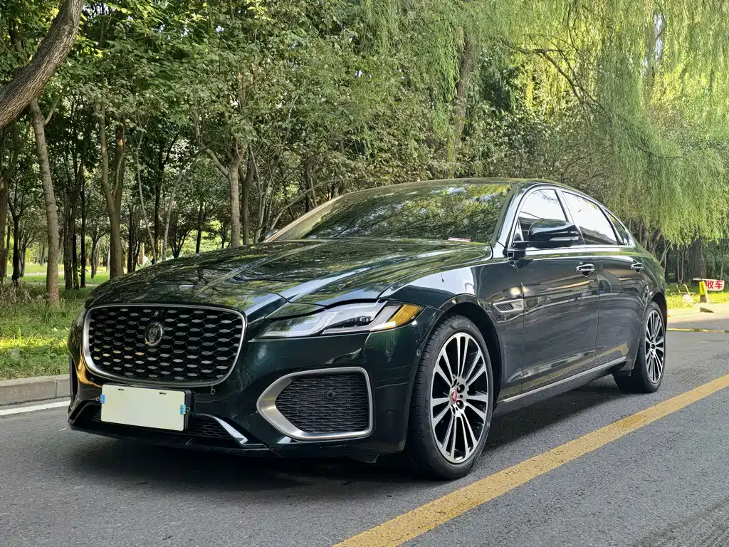Jaguar XFL 2021 — фото 1