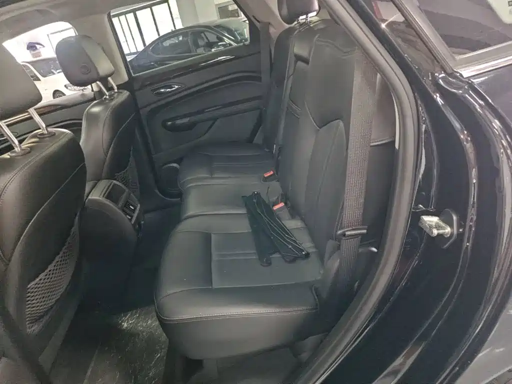 Cadillac SRX 2016 — фото 17