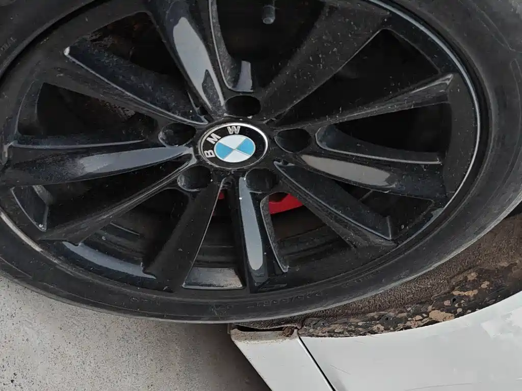 BMW 5 Series 2015 — фото 15