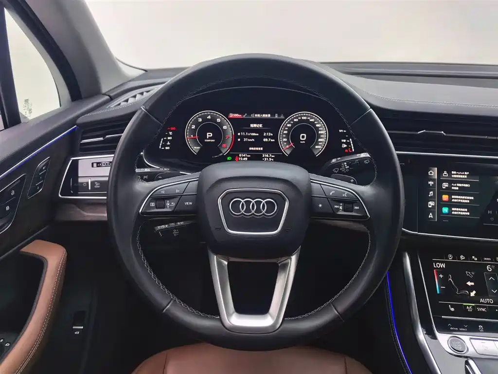 Audi Q7 2024 — фото 18