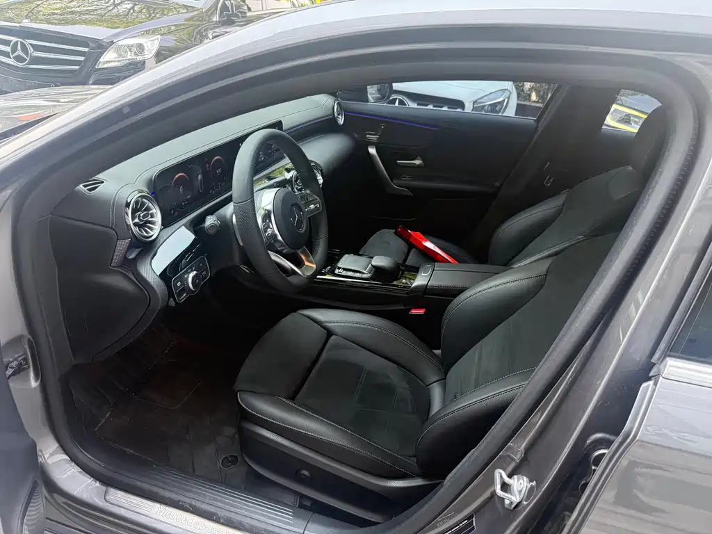 Mercedes-Benz A-Class 2023 — фото 6