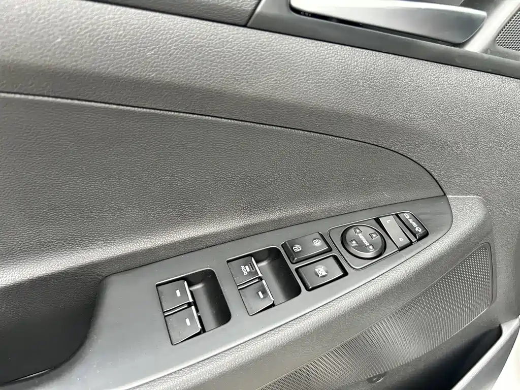 Hyundai Tucson 2016 — фото 11