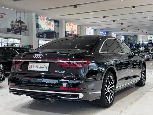 Audi A8 2022