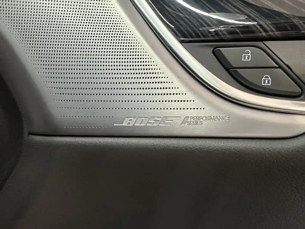Cadillac XT6 2023 — фото 21