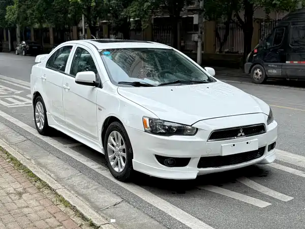 Mitsubishi Lancer EX 2012