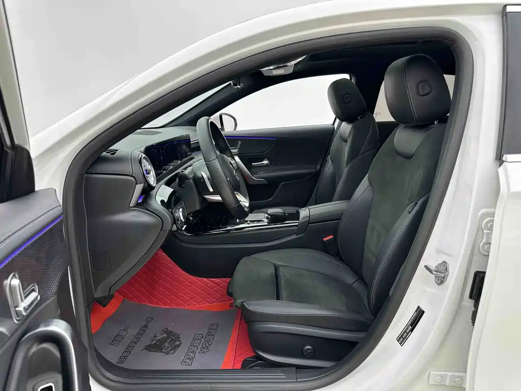 Mercedes-Benz A-Class 2022 — фото 7