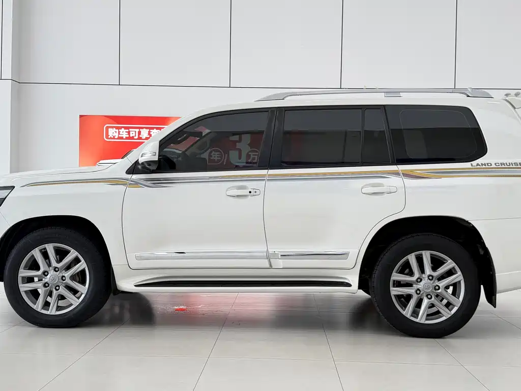 Toyota Land Cruiser 2015 — фото 10