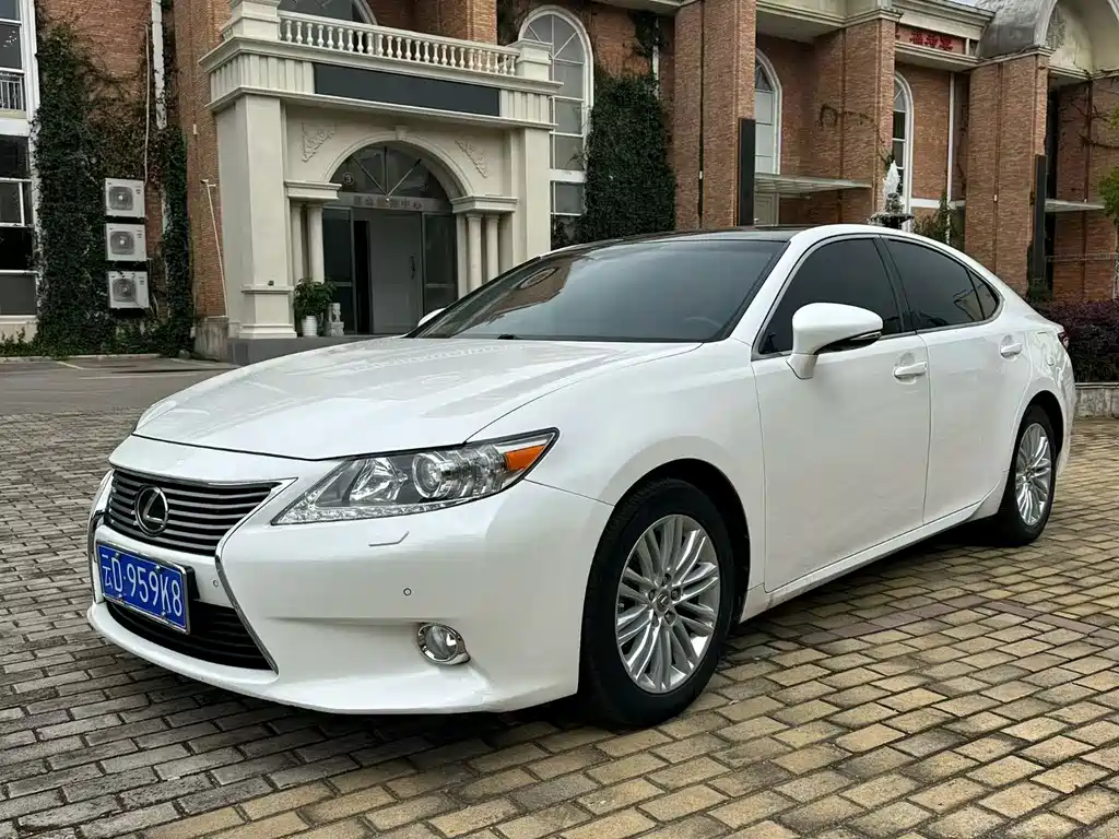 Lexus ES 2013