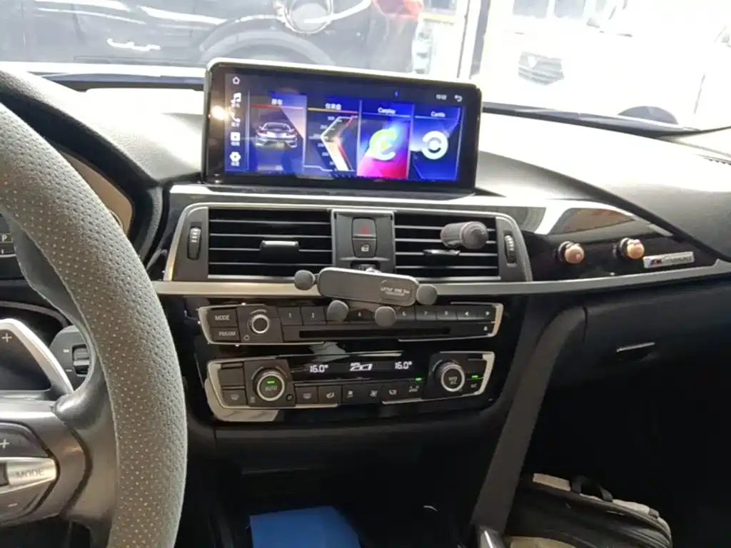 BMW 3 Series 2017 — фото 13