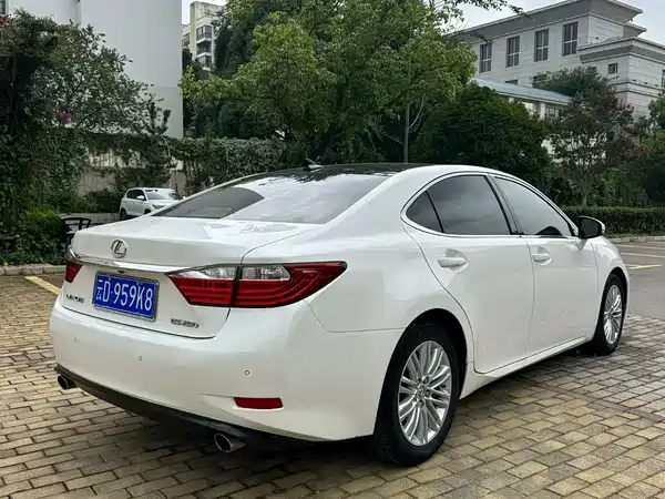Lexus ES 2013
