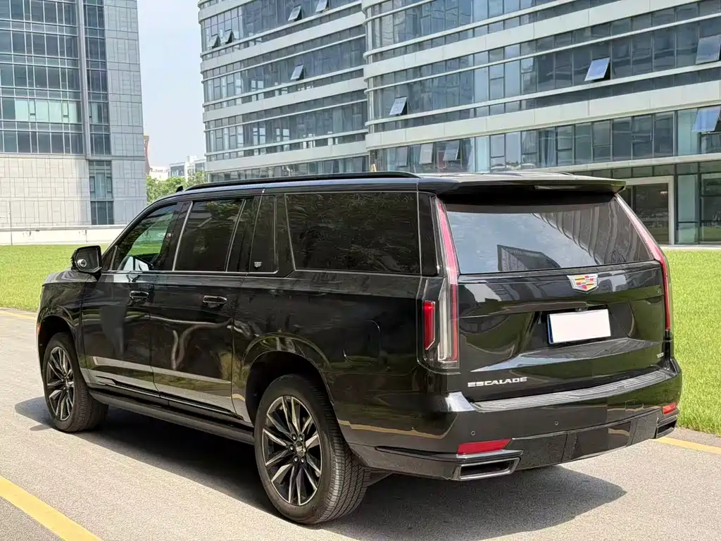Cadillac Escalade 2023 — фото 11