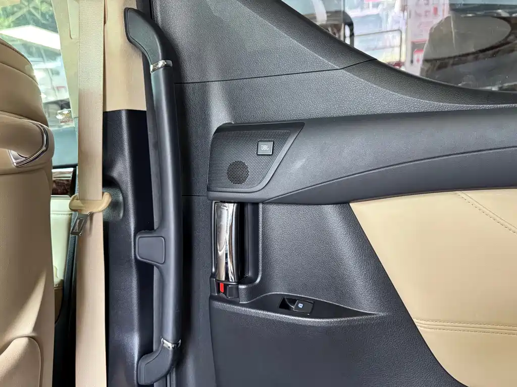 Toyota Alphard 2018 — фото 24