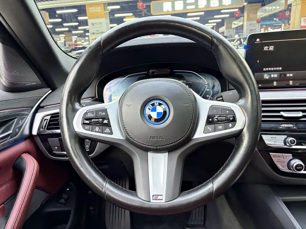 BMW 5 Series New Energy 2022 — фото 10