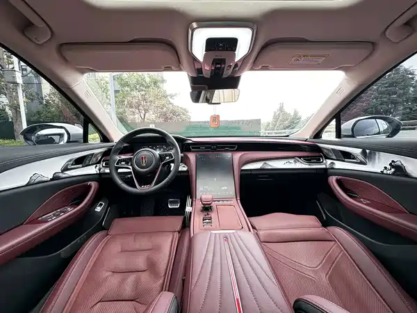 Hongqi H5 2025