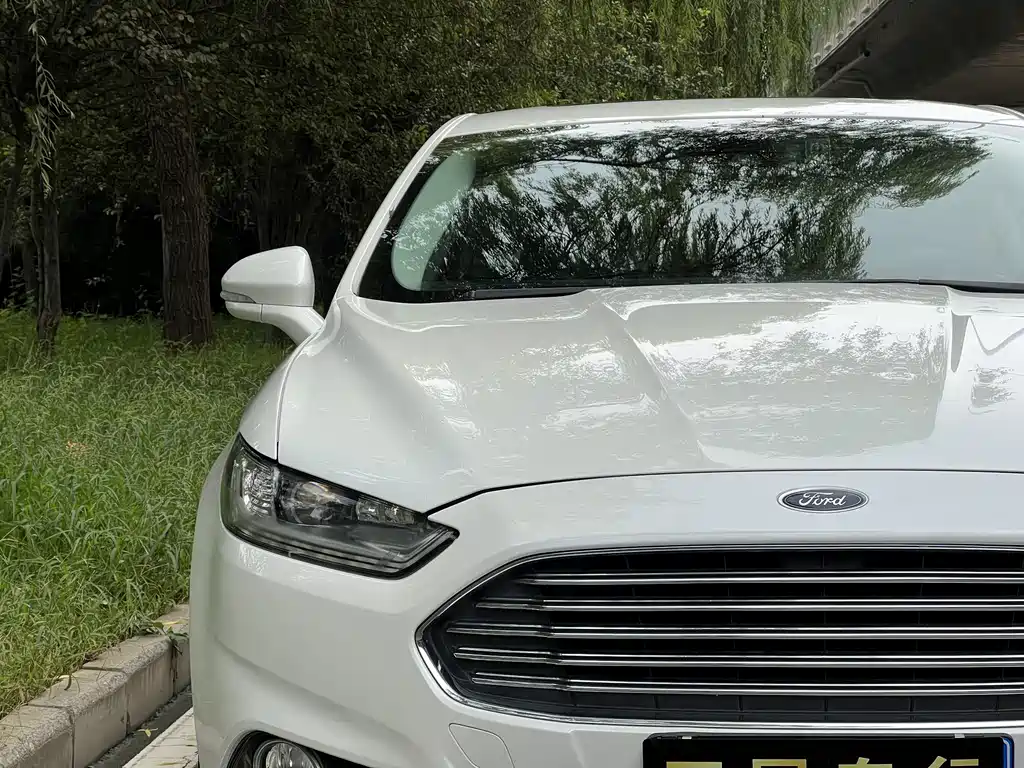 Ford Mondeo 2014 — фото 11