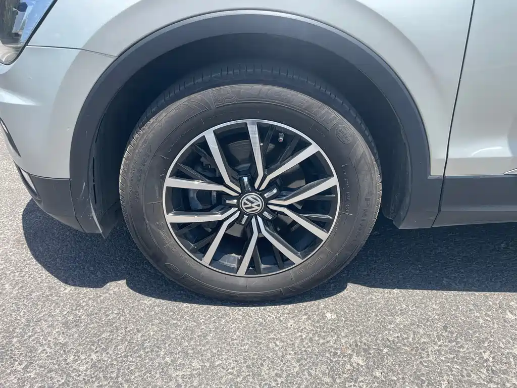 Volkswagen Tiguan L 2017 — фото 17