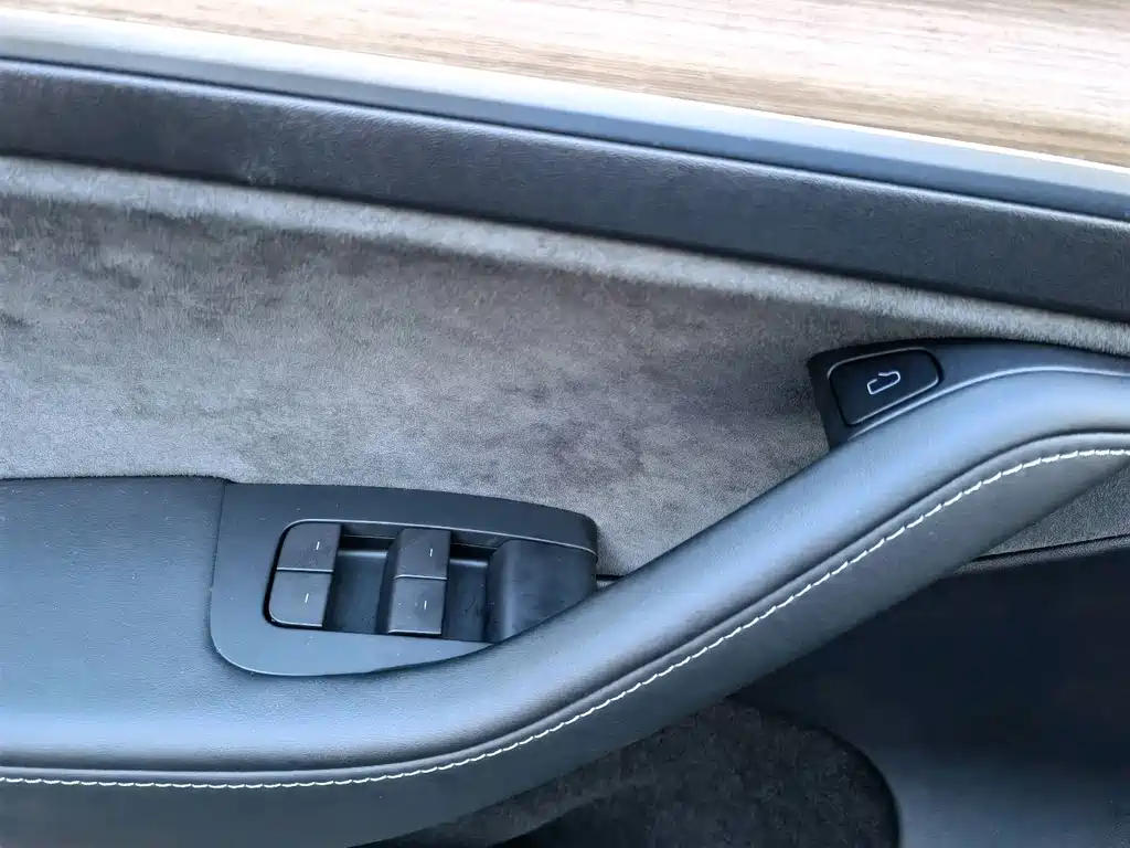 Tesla Model Y 2022 — фото 12