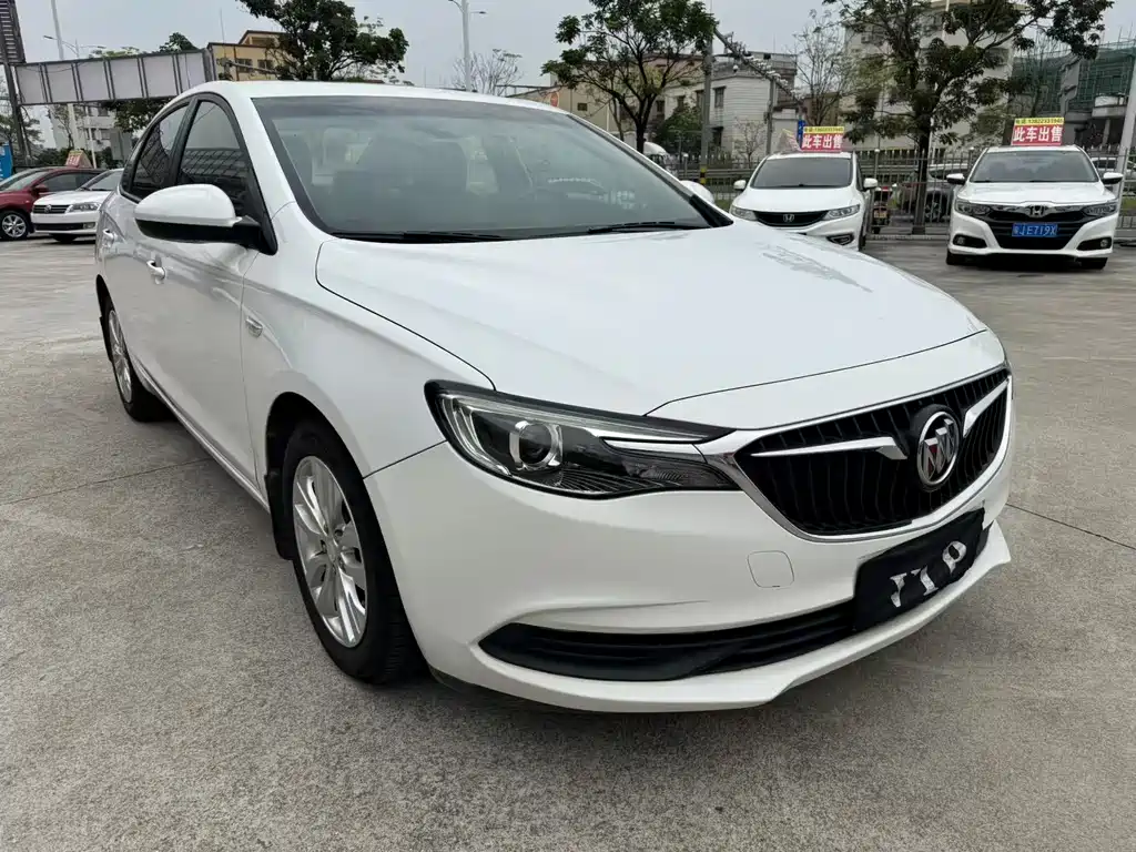 Buick Excelle 2018 — фото 3