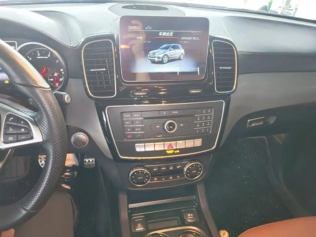 Mercedes-Benz GLE AMG 2018 — фото 13