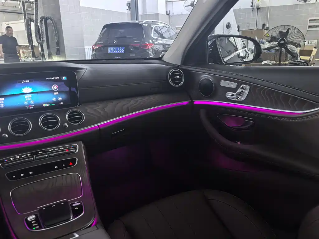Mercedes-Benz E-Class 2023 — фото 20