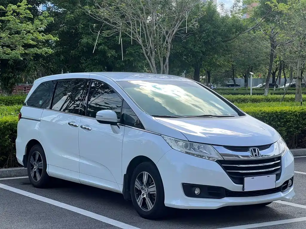 Honda Odyssey 2016 — фото 3