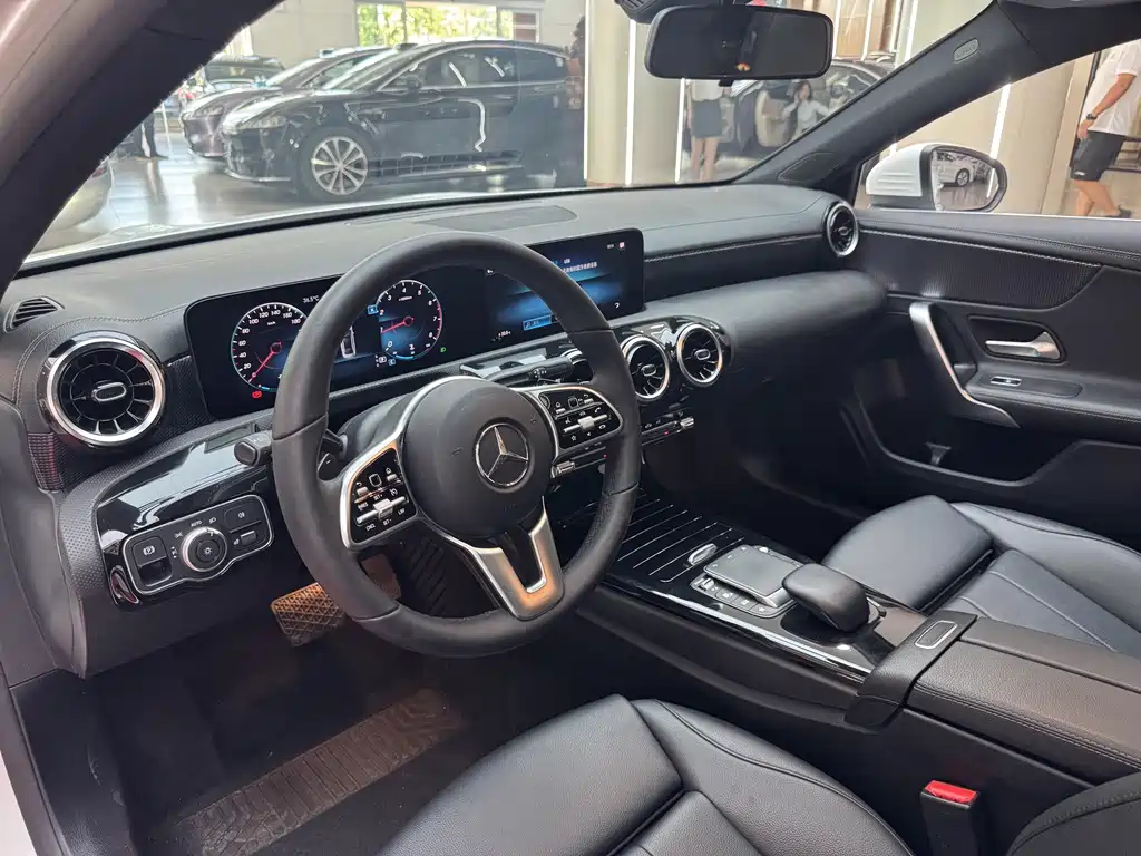 Mercedes-Benz A-Class 2021 — фото 11