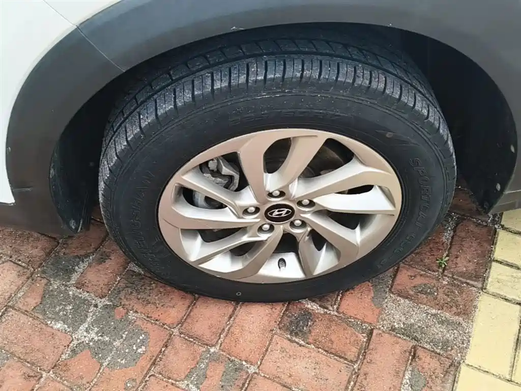 Hyundai Tucson 2017 — фото 23