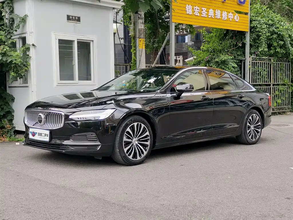 Volvo S90 PHEV 2023