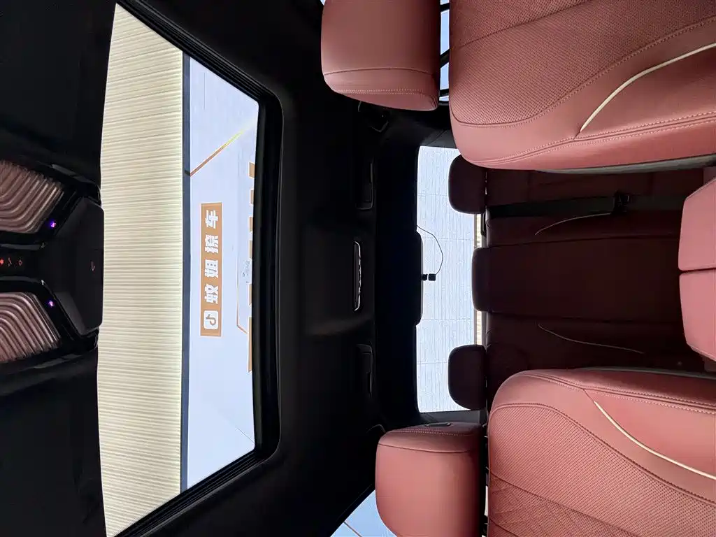 BMW 5 Series 2023 — фото 16