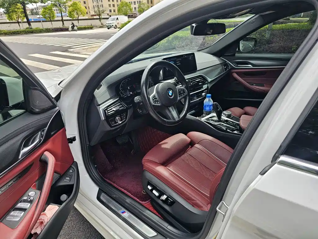 BMW 5 Series New Energy 2021 — фото 24