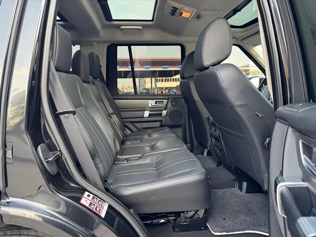 Land Rover Discovery 2016 — фото 22