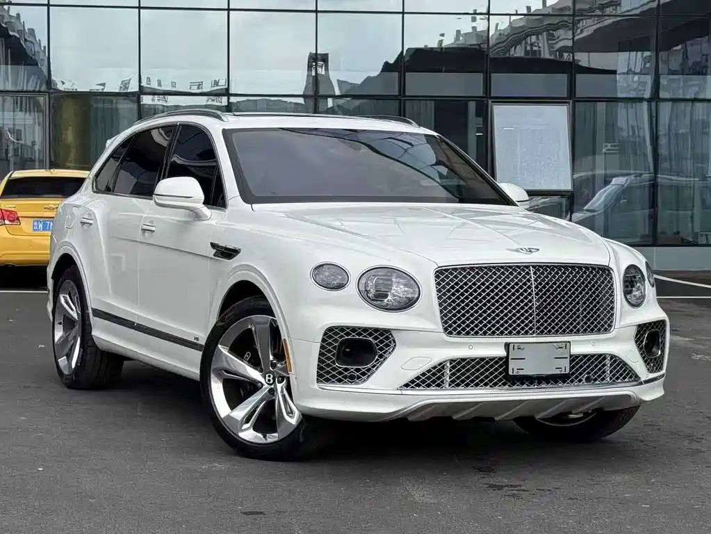 Bentley Bentayga 2023 — фото 4