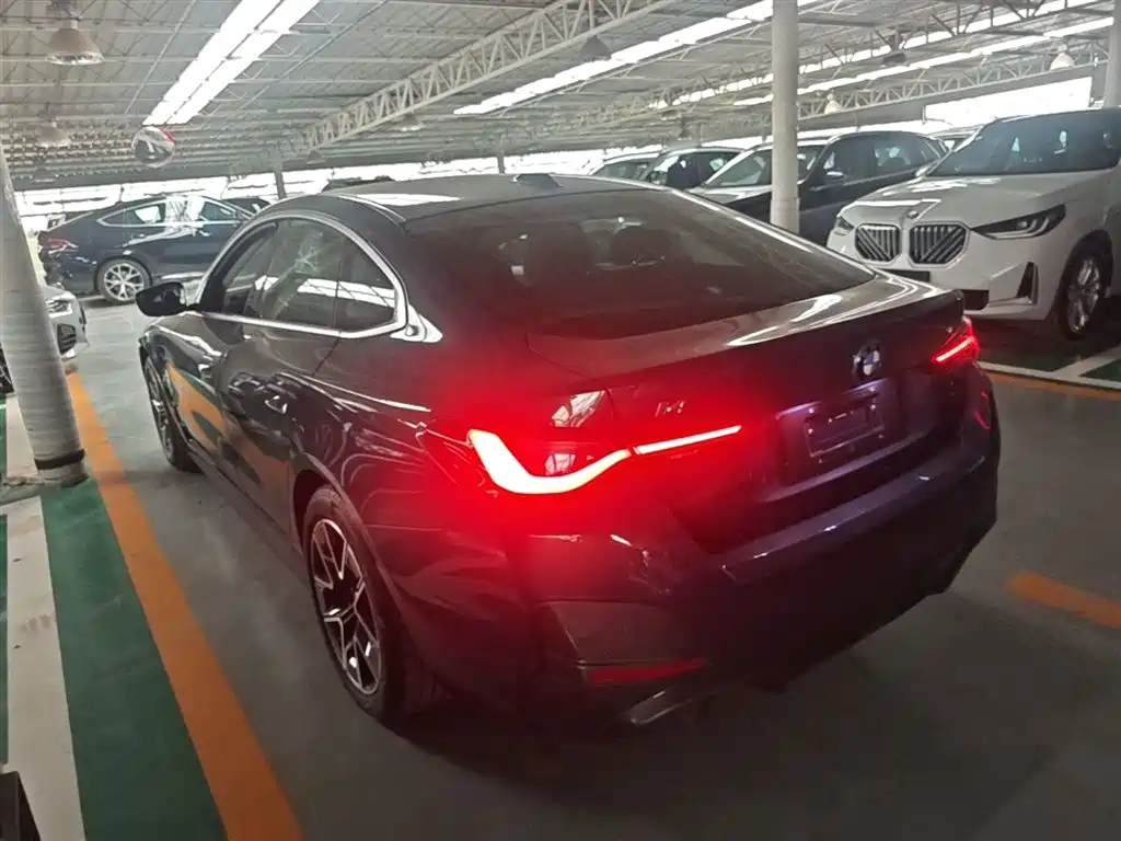 BMW i4 2025 — фото 8