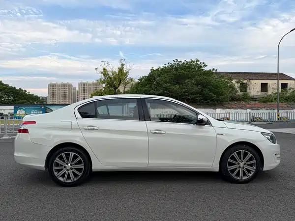 Peugeot 408 2014