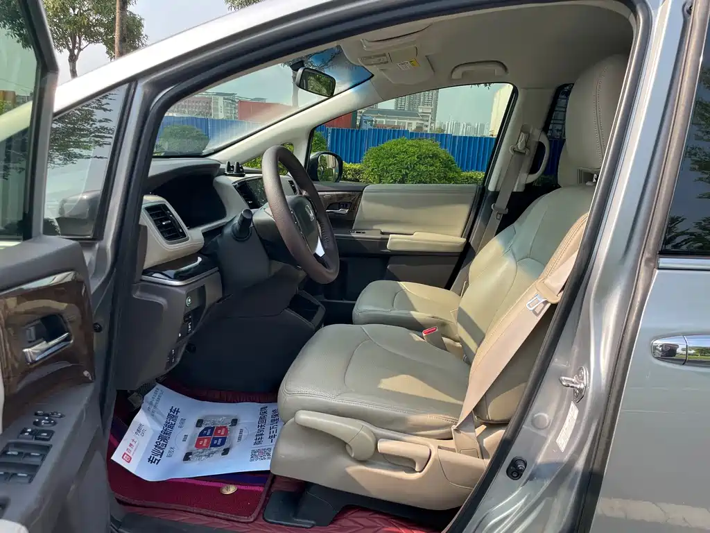 Honda Odyssey 2018 — фото 10
